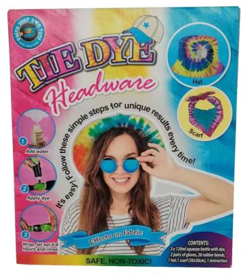 TIE DYE FASHION HEADWARE
3x120ml Squeeze bottles with dye  
2 Pair of gloves
1 Hat
1 Scarf
20 Rubber bands
Instruciton